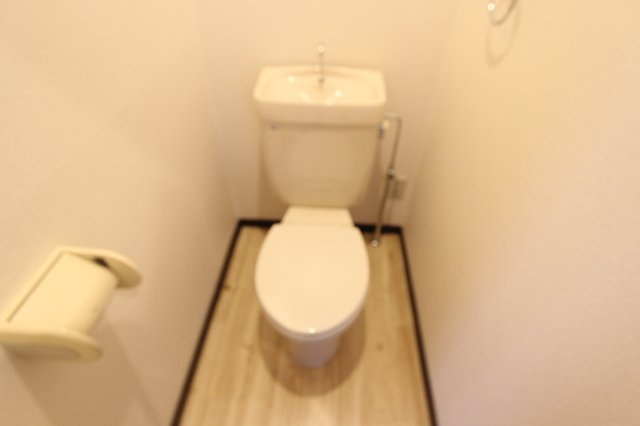 ビバリーヒルズのトイレ|落ち着いた洋式トイレです！