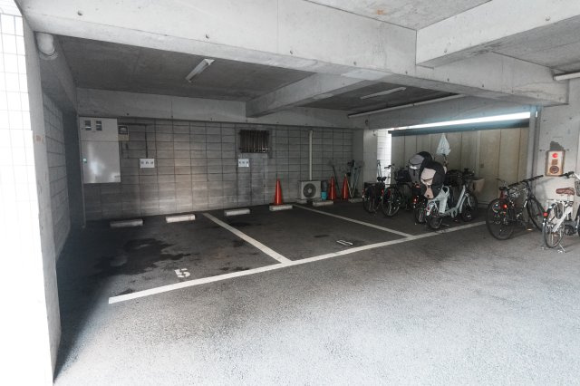 【駐車場】 | ファミーユ勝山