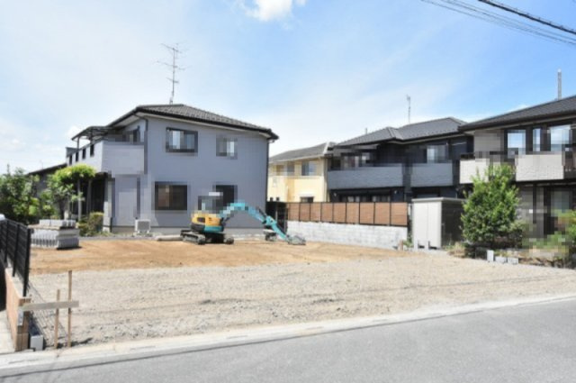 伊奈町西小針３丁目　売地全２区画の外観|造成工事中です