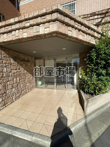 NST buildingⅢのエントランス