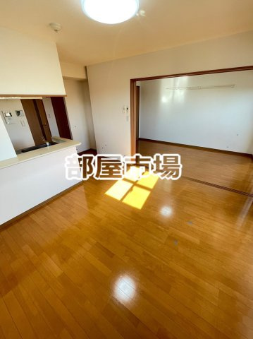 NST buildingⅢの居間・リビング