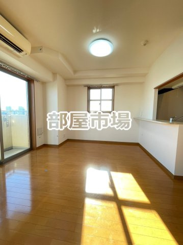 NST buildingⅢの居間・リビング