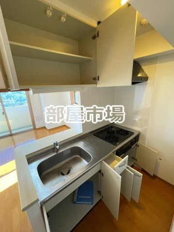 NST buildingⅢのキッチン|収納