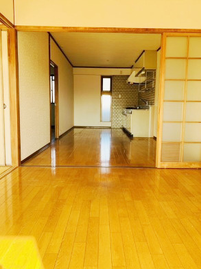 池松コーポⅠの居間・リビング|ゆったりとした居間です