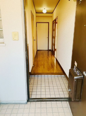 池松コーポⅠの玄関|ゆったりとした玄関です