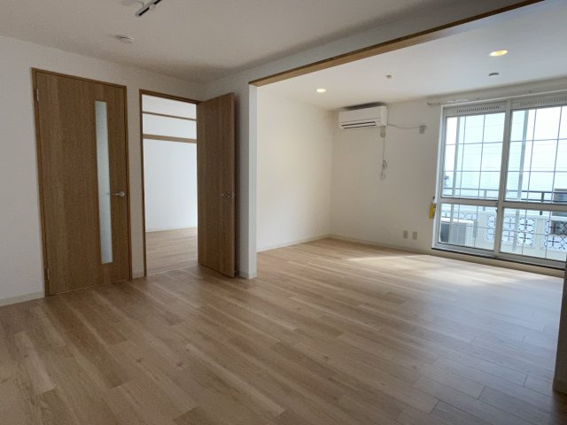 プラージュ芦屋３番館の居間・リビング