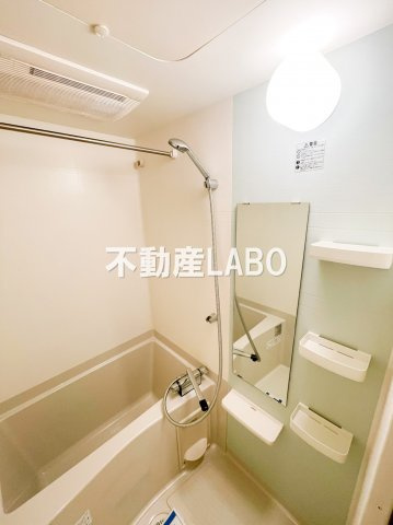 ベルエ難波西の浴室