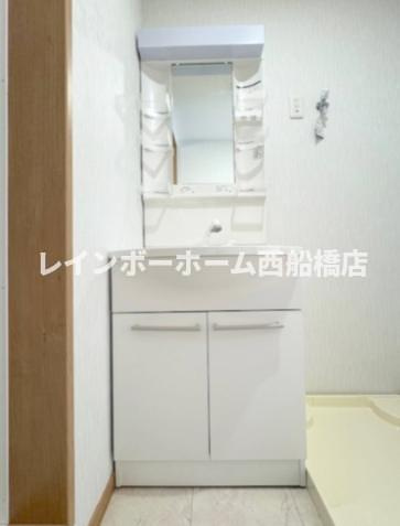 ベルシャンテ新松戸の独立洗面台