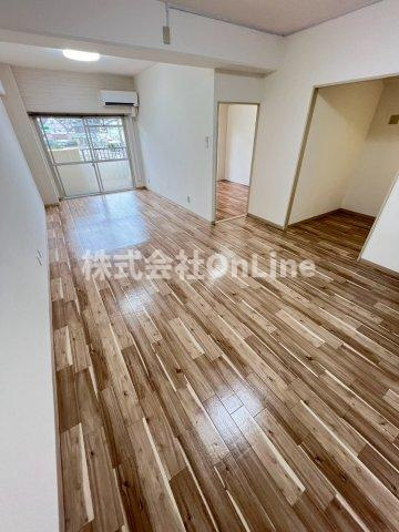 東大阪市今米２丁目の賃貸マンションの居間・リビング