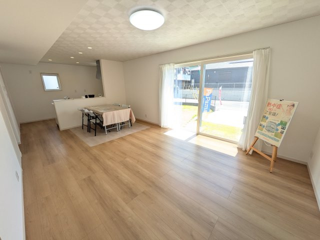 土浦市中村南　新築戸建て　2号棟の居間・リビング