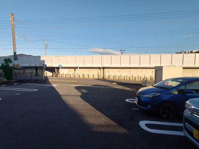 グランシャリオ の駐車場