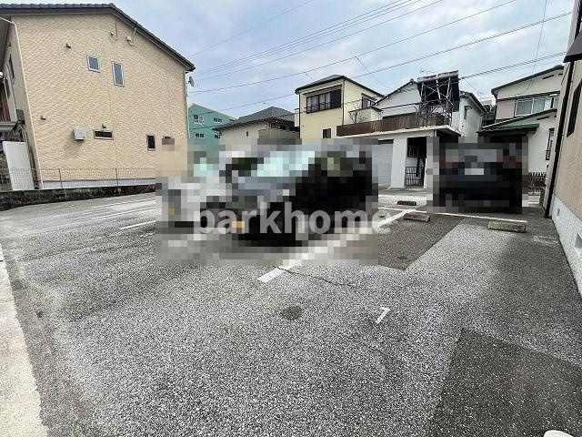 ルピナスKの駐車場|駐車場があるので、車を買う予定の方も安心です