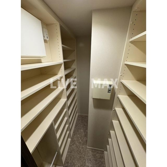 【玄関】ザ・パークハウス麹町三丁目