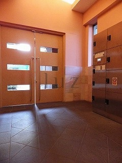ロイヤル3101のエントランス