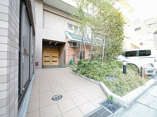 ロイヤル3101のエントランス