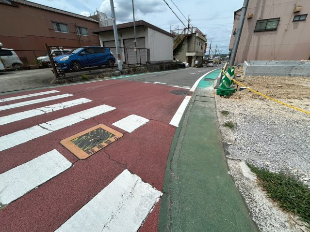 クレードルガーデン社　第22　1号棟の前面道路含む現地写真