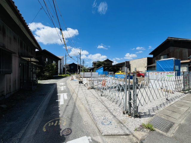 東海市養父町南堀畑42番1『仲介手数料無料』新築一戸建て・建売の前面道路含む現地写真