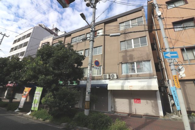 【外観】 | 栄コーポ | 外はこのようになっています