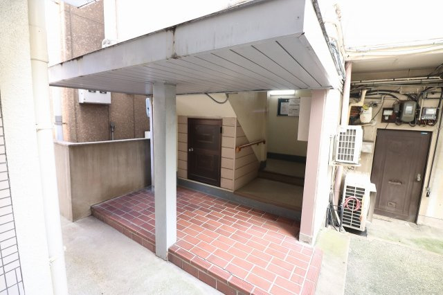 【ロビー】 | 栄コーポ | 建物の内部です