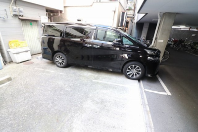 【駐車場】 | 栄コーポ | 車をお持ちの方に嬉しい駐車場付きの物件です