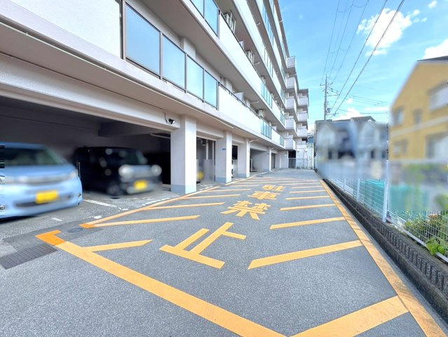 ◆リフォーム済みの美室◆JR宇治駅徒歩１０分◆南西向き３ＬＤＫ◆ユニライフ宇治Ⅲの駐車場|駐車場
