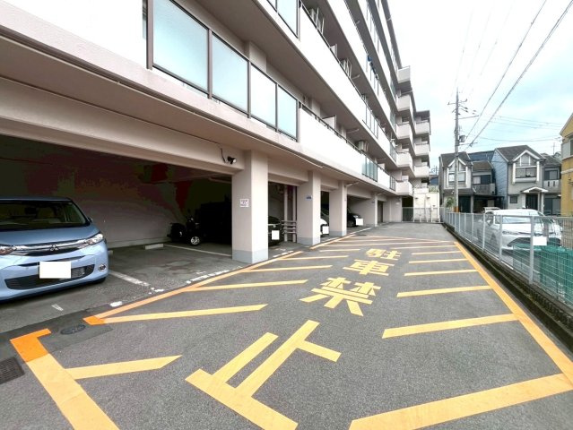 ◆リフォーム済みの美室◆JR宇治駅徒歩１０分◆南西向き３ＬＤＫ◆ユニライフ宇治Ⅲの駐車場|駐車場