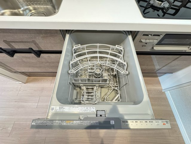 ◆リフォーム済みの美室◆JR宇治駅徒歩１０分◆南西向き３ＬＤＫ◆ユニライフ宇治Ⅲのキッチン|食洗機