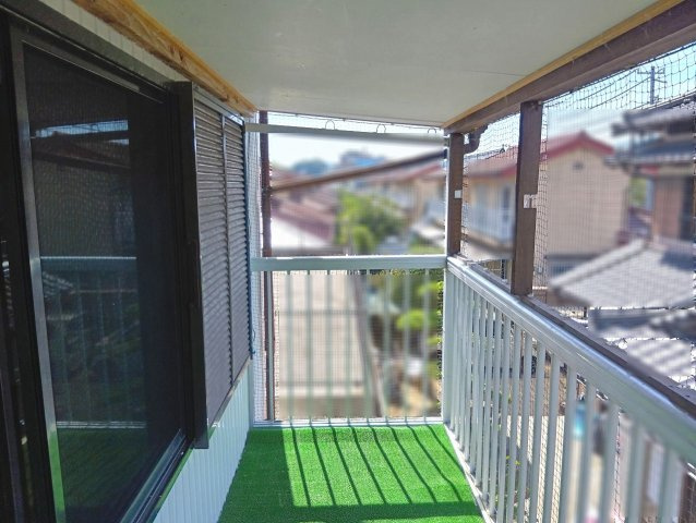 貸家（朝倉甲）Ｋ邸のバルコニー|お洗濯にも便利なバルコニー付き