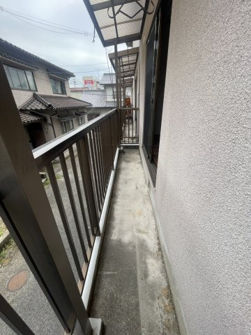 西野貸家のバルコニー