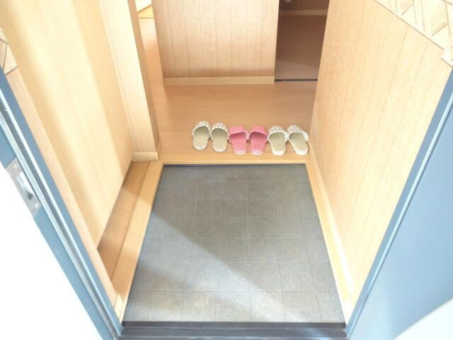 パルティール藤弐番館の玄関