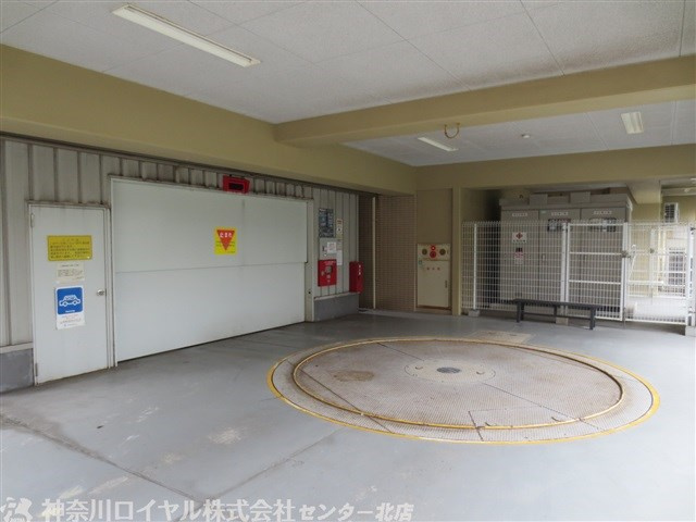 【駐車場】