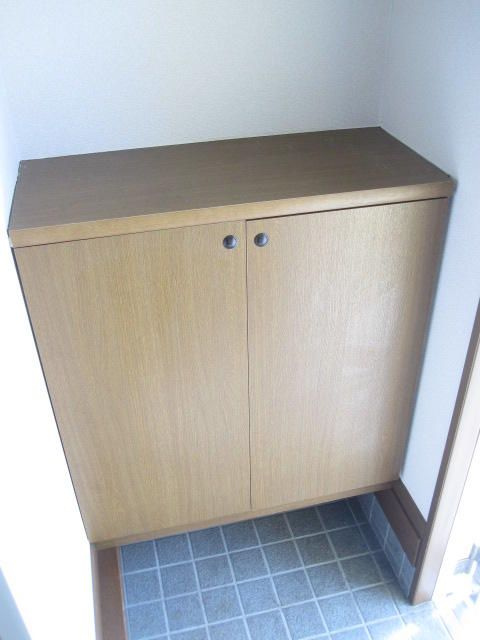 桝永タウンハウスの玄関