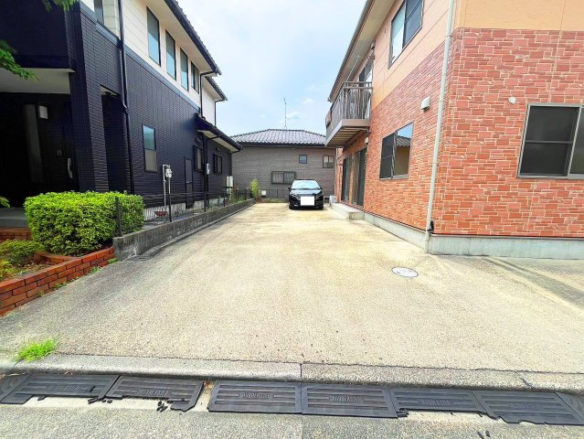 プレステージさくら野の駐車場