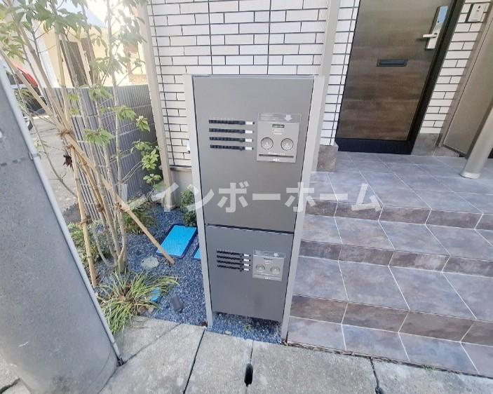 ベルサイズフラット鶴瀬のエントランス