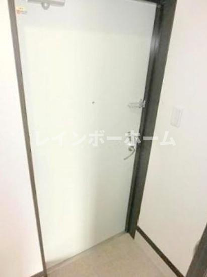 プレーマ南千住の玄関