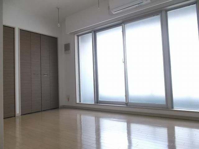 ダイナ大島の居間・リビング
