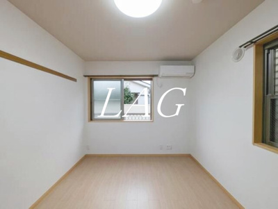 【居間・リビング】 | オーシャンハウス | 洋室のお部屋です。