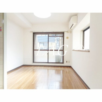 【居間・リビング】 | ソシアルマンション | 洋室のお部屋です。
