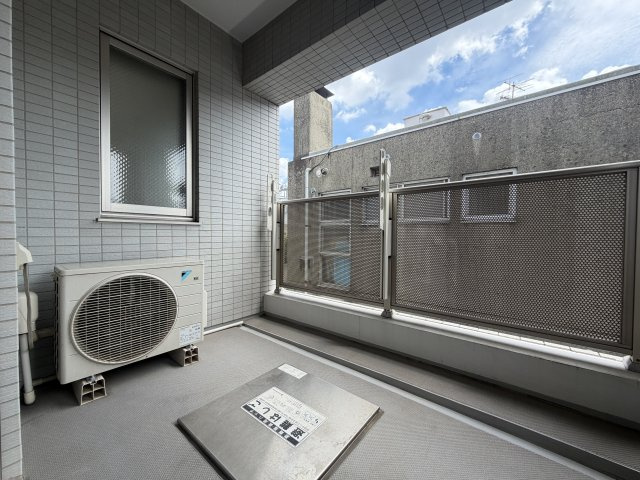 【バルコニー】