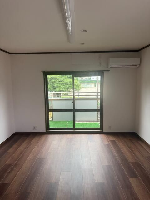 幾久富戸建の洋室