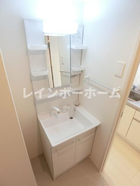 リブリ・柏Ⅱ　仲介手数料（賃料の1.10ヵ月）の50％OFF対象物件！の洗面所|明るい洗面所です