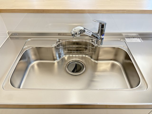 CRADLE GARDEN　小倉北区井堀第1のキッチン|浄水器一体型水栓を備えた、使い勝手の良いキッチンです。