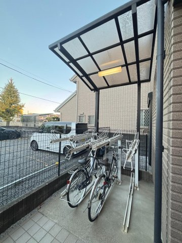 ドミールけやきの駐車場