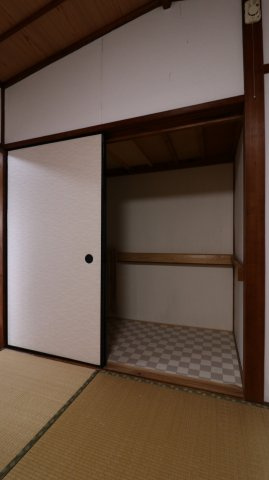 塩屋町9丁目戸建の収納
