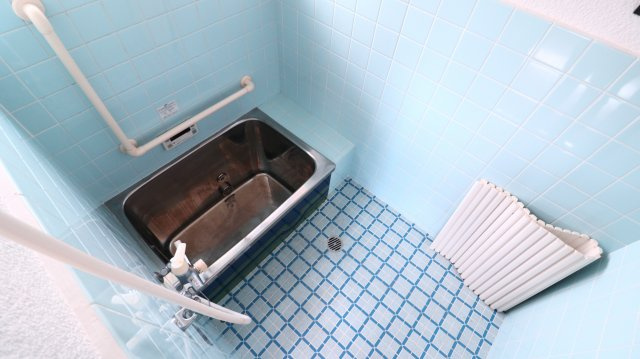 塩屋町9丁目戸建の浴室