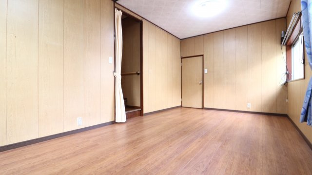 塩屋町9丁目戸建の寝室