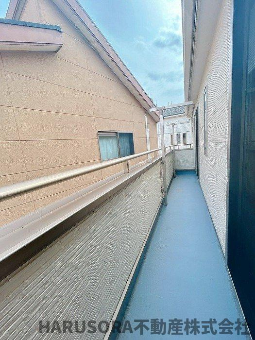 高槻市北大樋町　2階建のバルコニー