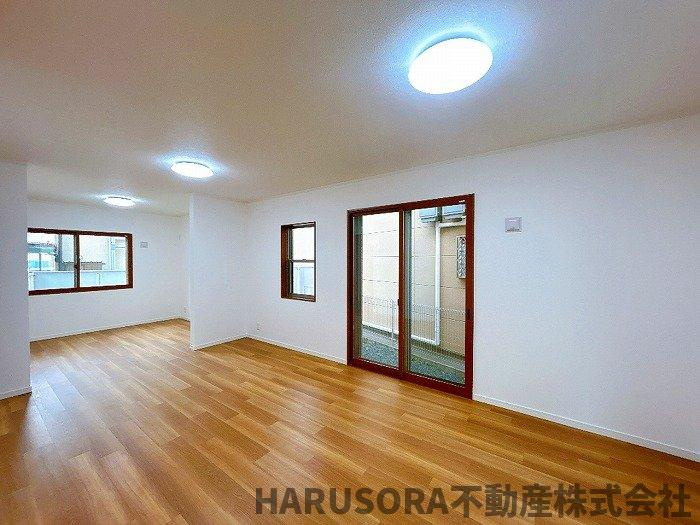 高槻市北大樋町　2階建のその他