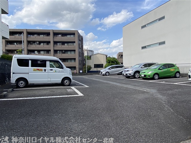 【駐車場】