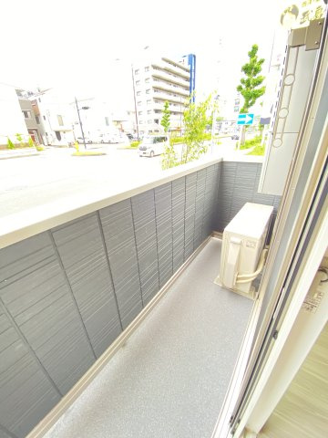 落ち着いた時間を過ごせるバルコニーです♪